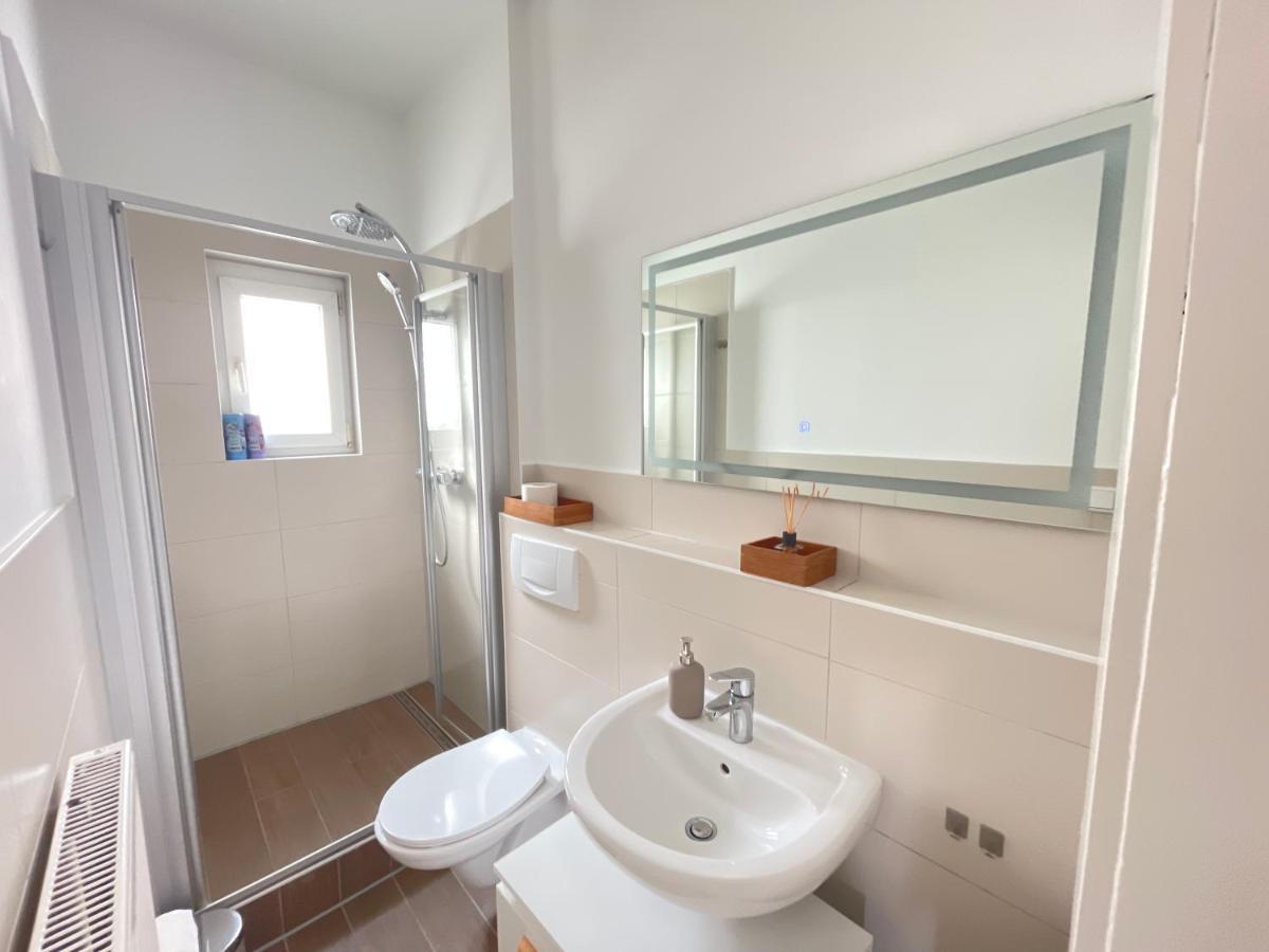 65Qm - City - Popular Street - Limmerstrasse - Mallibase Apartments Хановер Екстериор снимка